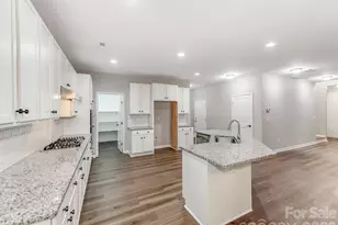 3021 Cresthill Dr, Charlotte, NC 28212 - Photo 12