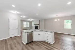 3021 Cresthill Dr, Charlotte, NC 28212 - Photo 14