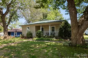 122 Edwards Ave, Swannanoa, NC 28778 - Photo 1