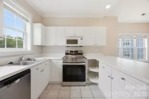 8751 Coralbell Ln, Charlotte, NC 28213 - Photo 10