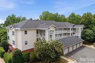 8751 Coralbell Ln, Charlotte, NC 28213 - Photo 2