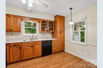 1106 Abbey Circle, Asheville, NC 28805 - Photo 12