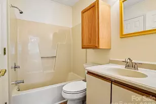 1106 Abbey Cir, Asheville, NC 28805 - Photo 18