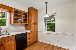 1106 Abbey Cir, Asheville, NC 28805 - Photo 14