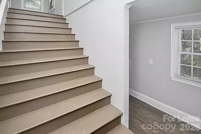 521 Sixth Avenue W, Gastonia, NC 28052 - Photo 2