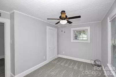 521 Sixth Avenue W, Gastonia, NC 28052 - Photo 16