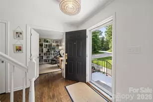 167 SkyView Cir, Asheville, NC 28804 - Photo 2