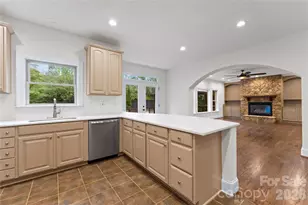 7307 Roseland Ave, Charlotte, NC 28277 - Photo 16