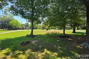 1106 N Main St, Mount Holly, NC 28120 - Photo 26