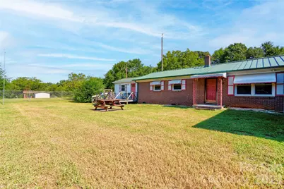 720 Levi Street, Shelby, NC 28152 - Photo 2