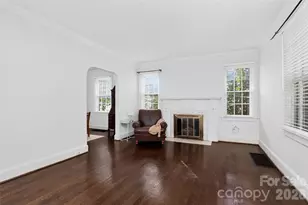 823-825 Henley Pl, Charlotte, NC 28207 - Photo 14