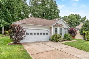 4522 Avalon Forest Ln, Charlotte, NC 28269 - Photo 2