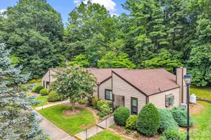7 Woodlands Dr, Black Mountain, NC 28711 - Photo 2