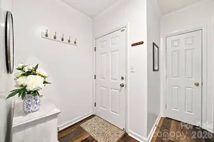 3200 Selwyn Farms Ln, Charlotte, NC 28209 - Photo 4
