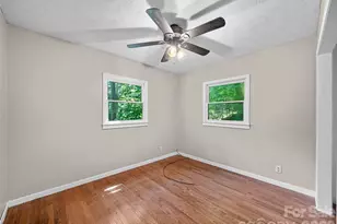 9851 Double Island Rd, Green Mountain, NC 28740 - Photo 10