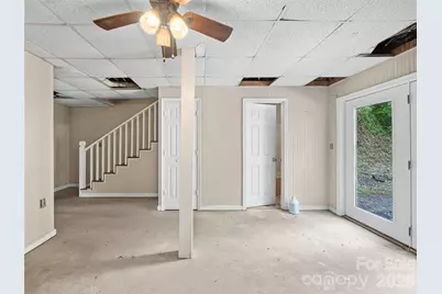 9851 Double Island Road, Green Mountain, NC 28740 - Photo 14