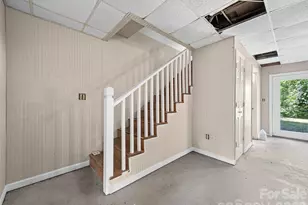 9851 Double Island Rd, Green Mountain, NC 28740 - Photo 12