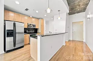 210 N Church St, Charlotte, NC 28202 - Photo 4