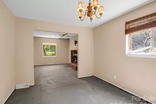 1317 Hyman Ave, Hendersonville, NC 28792 - Photo 16