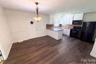 5100 Robinwood Dr, Charlotte, NC 28215 - Photo 2