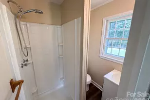 5100 Robinwood Dr, Charlotte, NC 28215 - Photo 12