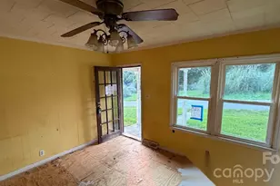 803 S Grove St, Lincolnton, NC 28092 - Photo 14