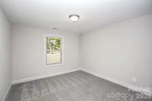 2595 Henry Falls Dr, Hickory, NC 28602 - Photo 20
