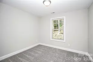 2595 Henry Falls Dr, Hickory, NC 28602 - Photo 22