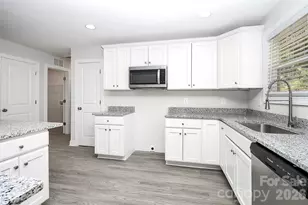 2595 Henry Falls Dr, Hickory, NC 28602 - Photo 6