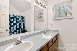 5512 River Falls Dr, Charlotte, NC 28215 - Photo 8