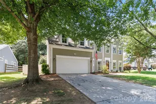 8914 Raven Park Dr, Charlotte, NC 28216 - Photo 2