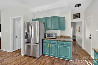 8914 Raven Park Drive, Charlotte, NC 28216 - Photo 18