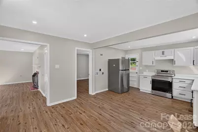1509 Wickham Lane, Charlotte, NC 28208 - Photo 6