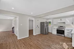 1509 Wickham Ln, Charlotte, NC 28208 - Photo 6