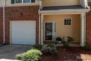 10747 Essex Hall Dr, Charlotte, NC 28277 - Photo 2