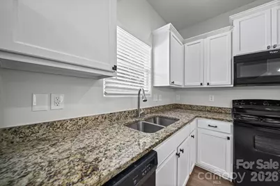 6013 Vista Woods Lane, Charlotte, NC 28215 - Photo 8