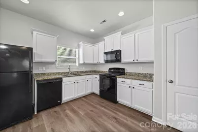 6013 Vista Woods Lane, Charlotte, NC 28215 - Photo 6