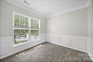 8246 Weeping Fig Ln, Charlotte, NC 28215 - Photo 4
