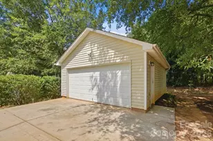 11402 Heritage Green Dr, Cornelius, NC 28031 - Photo 40