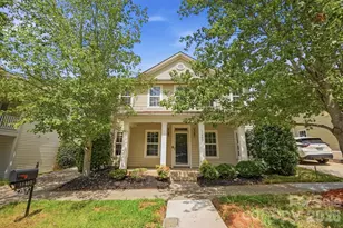 11402 Heritage Green Dr, Cornelius, NC 28031 - Photo 2