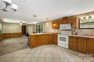 1903 Old Mountain Rd, Mars Hill, NC 28753 - Photo 10