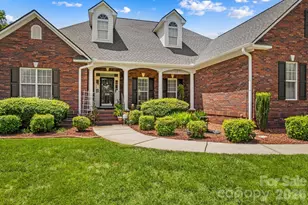 276 Falcon Crest Ln, Salisbury, NC 28147 - Photo 2