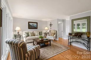 231 Kimberly Ann Dr, Hendersonville, NC 28792 - Photo 2
