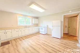 818 Grier St, Lincolnton, NC 28092 - Photo 8