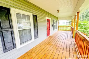 818 Grier St, Lincolnton, NC 28092 - Photo 2