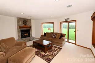3711 Blendwood Ln NE, Hickory, NC 28601 - Photo 20