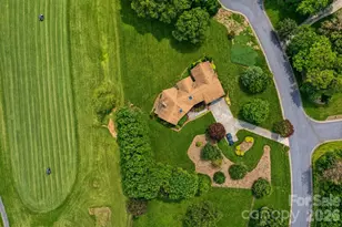 3711 Blendwood Ln NE, Hickory, NC 28601 - Photo 2