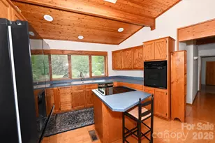 3711 Blendwood Ln NE, Hickory, NC 28601 - Photo 10