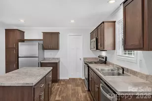 1303 Elrado St, Burlington, NC 27217 - Photo 14