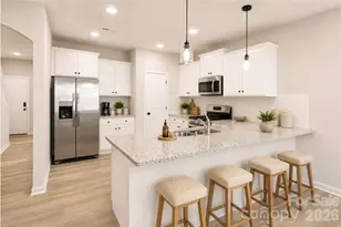 8912 Sawyer Run Ct, Charlotte, NC 28215 - Photo 2